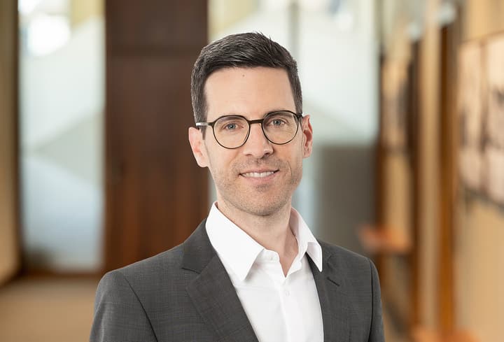 null Simon Herzer