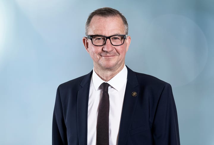 Dr. Philipp Dobler