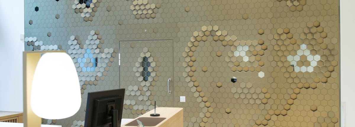 Niederlassung St.Gallen bronziertes Metallgeflecht