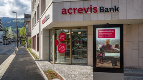 Niederlassung acrevis Bank Lachen SZ - Aussen Eingang frontal